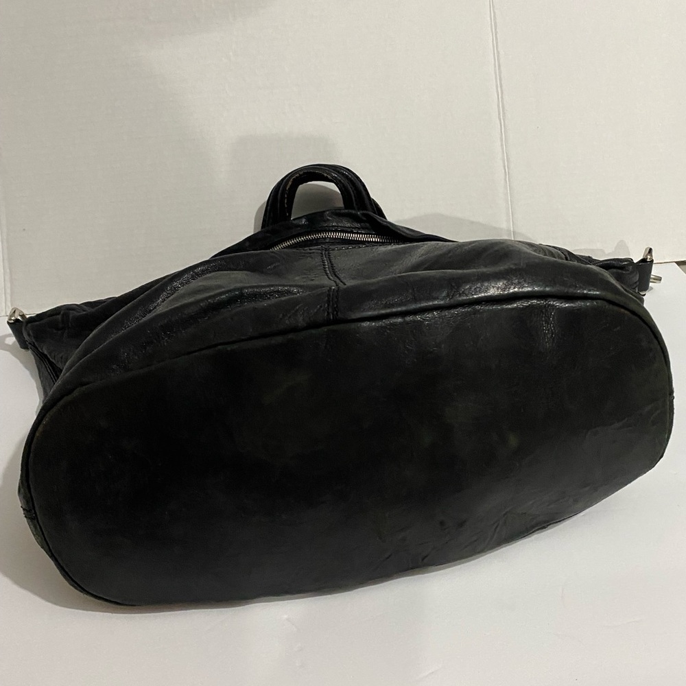 Givenchy tote - Picture 3 of 10